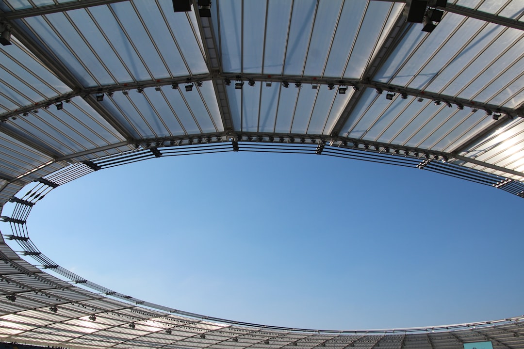 Email authentication flow between sending and receiving servers